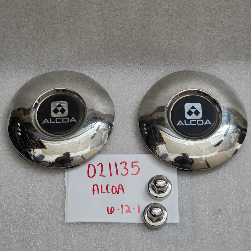 Alcoa Sprinter 3500 6 lug Front Hub Cover Kit (returned item)