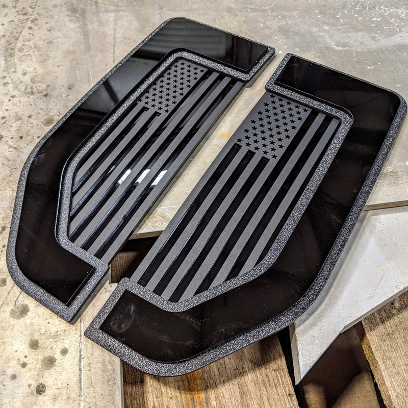 Ikonic 2017-2022 Ford SuperDuty American Flag Fender Badge Set – Black (Stars Left)